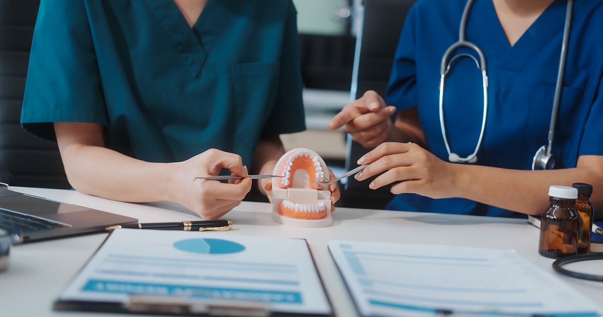 does dental insurance cover teeth whitening